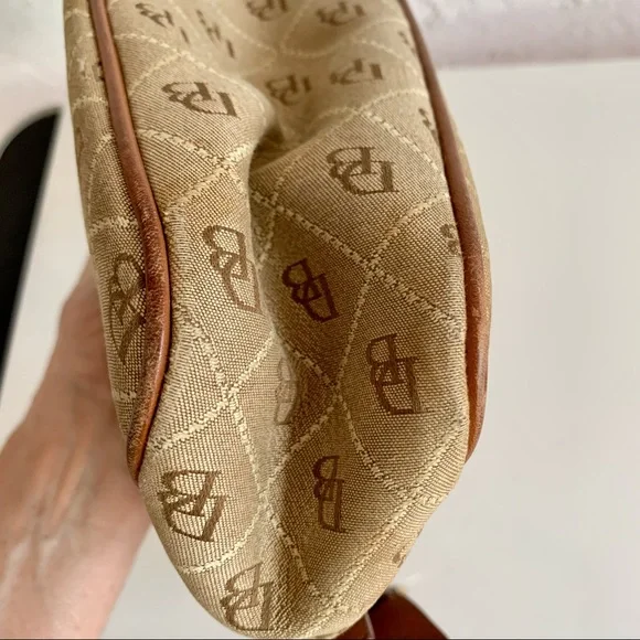 DOONEY & BOURKE Signature Logo Handbag Shoulder Bag Purse. Tan and Brown. - Picture 13 of 15